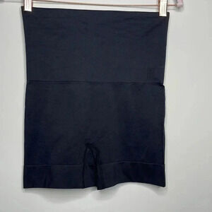 Cass Black invisible shaping shorts